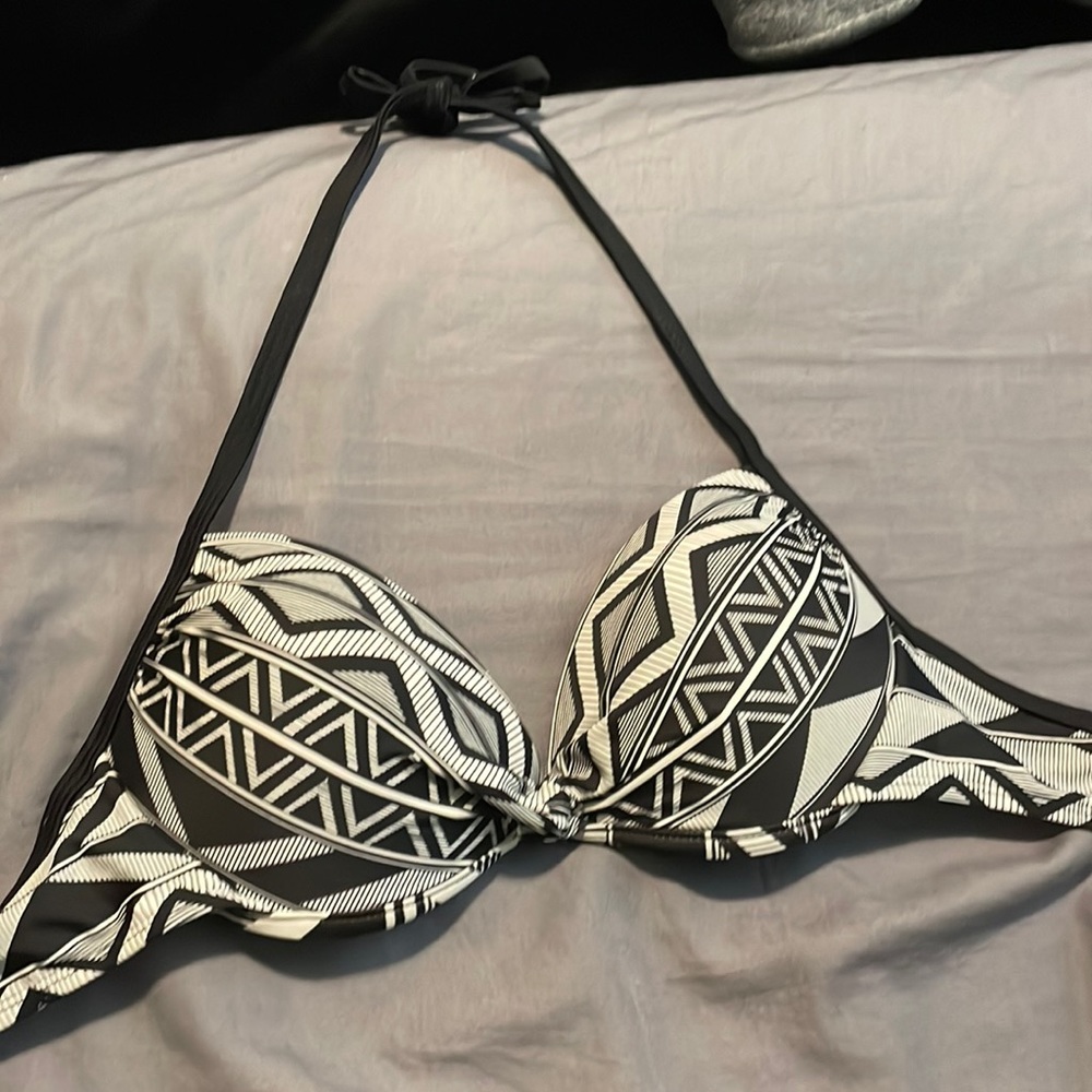 Black/white patterned halter push up swim top